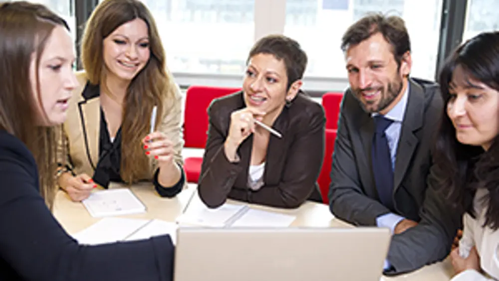 Esperti nel settore dell'archivistica e gestione dei documenti