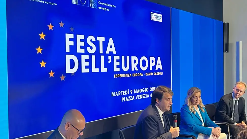 Ministro Fitto: "La Festa dell'Europa per riflettere sulle sfide future dell'UE"